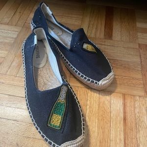 Champagne Soludos - great condition barely worn size 6.5❤️